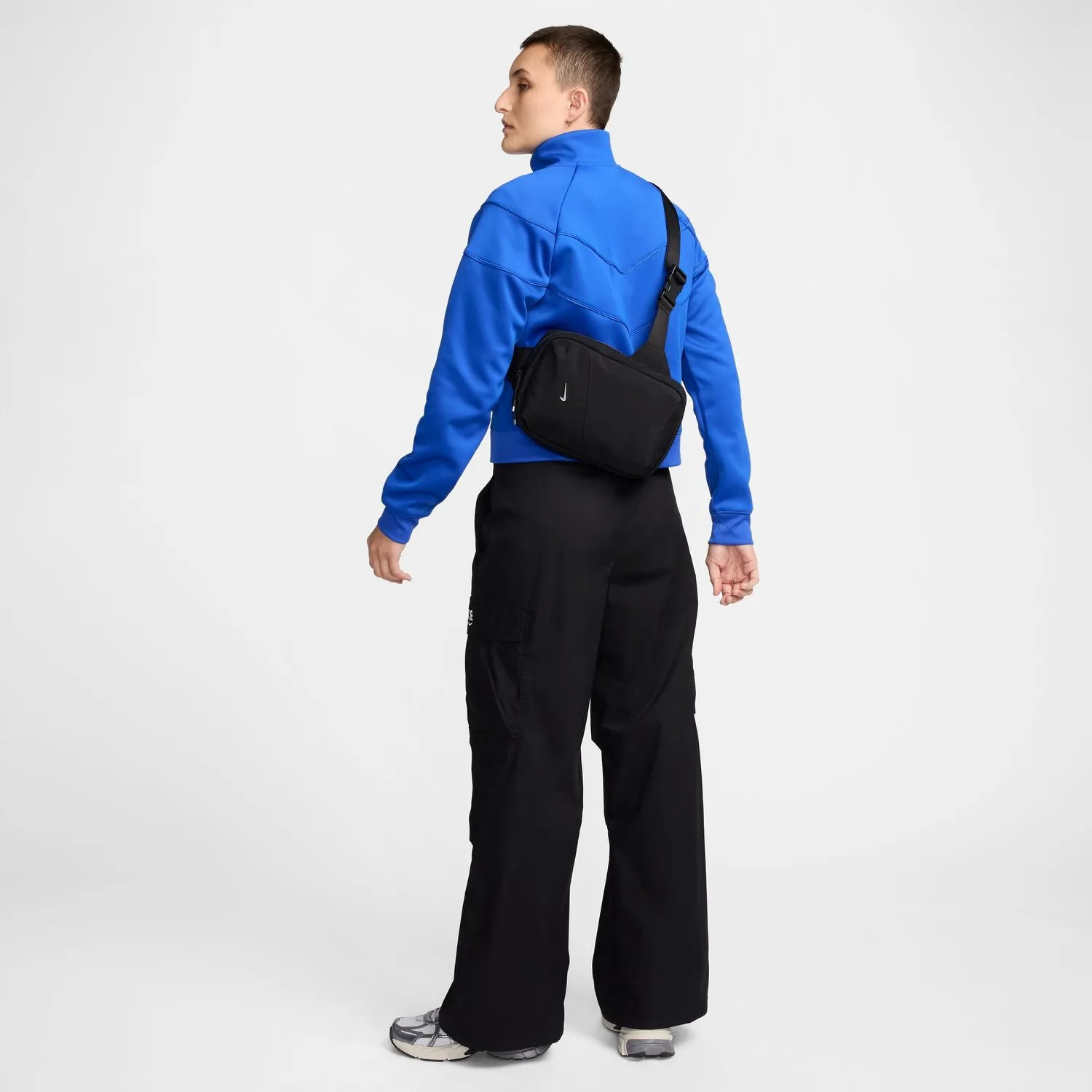 nike Aura Crossbody Sling