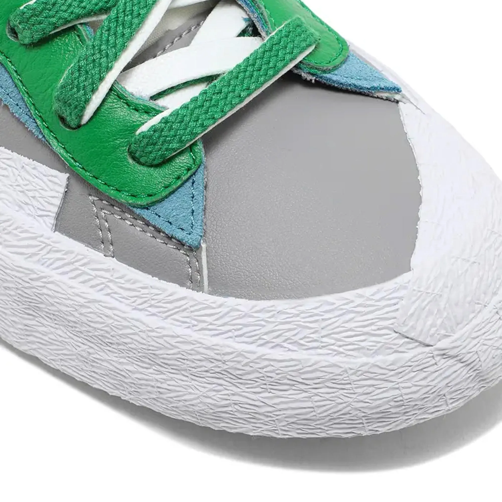Nike Blazer Low x Sacai 'Medium Grey Classic Green'