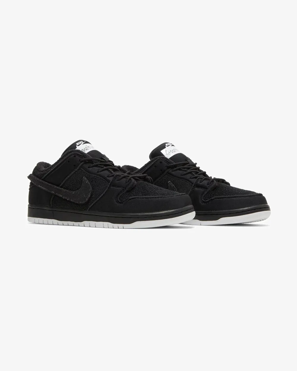 NIKE SB DUNK LOW PRO 'GNARHUNTERS'
