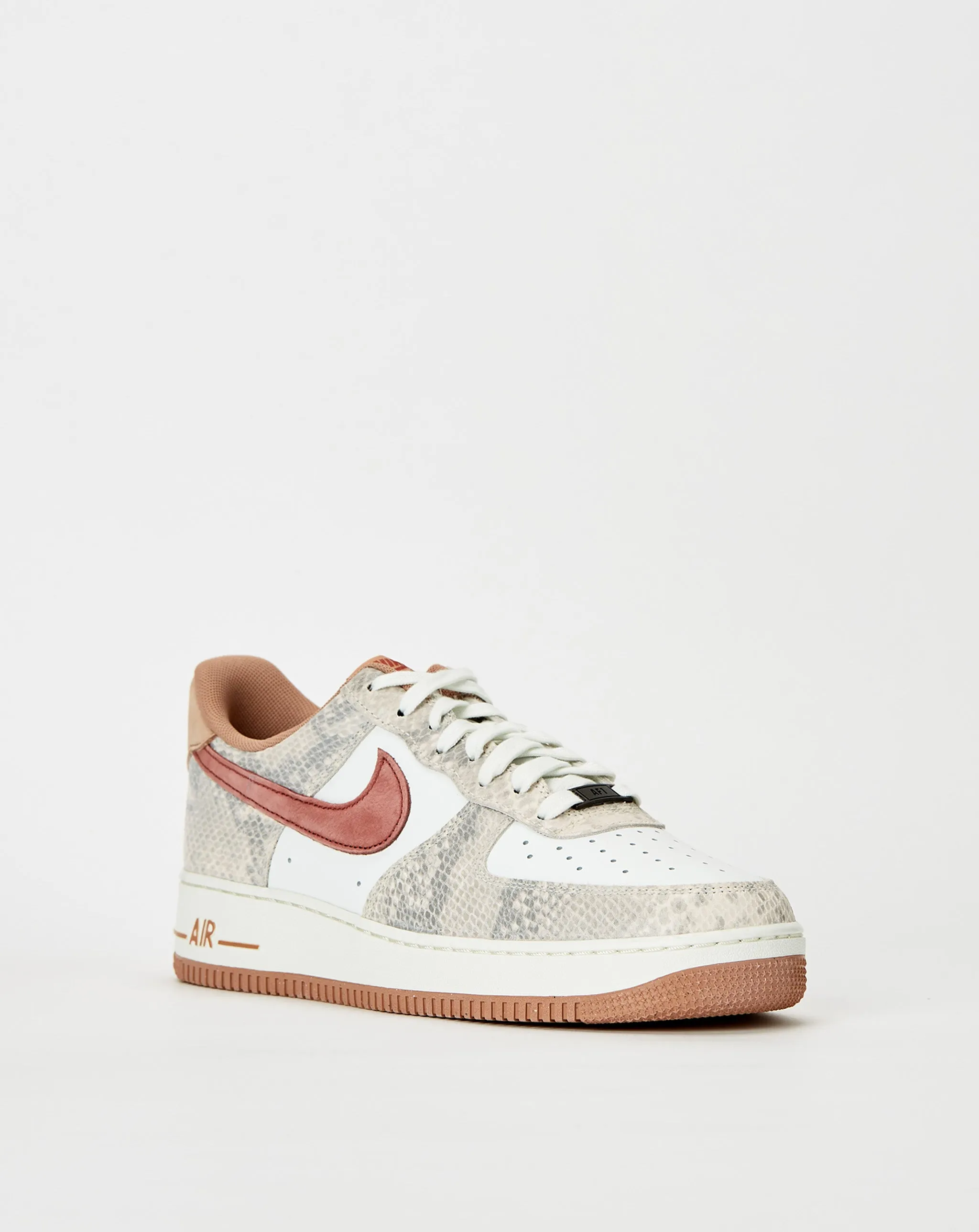 Shoes Nike Air Force 1 '07 LV8