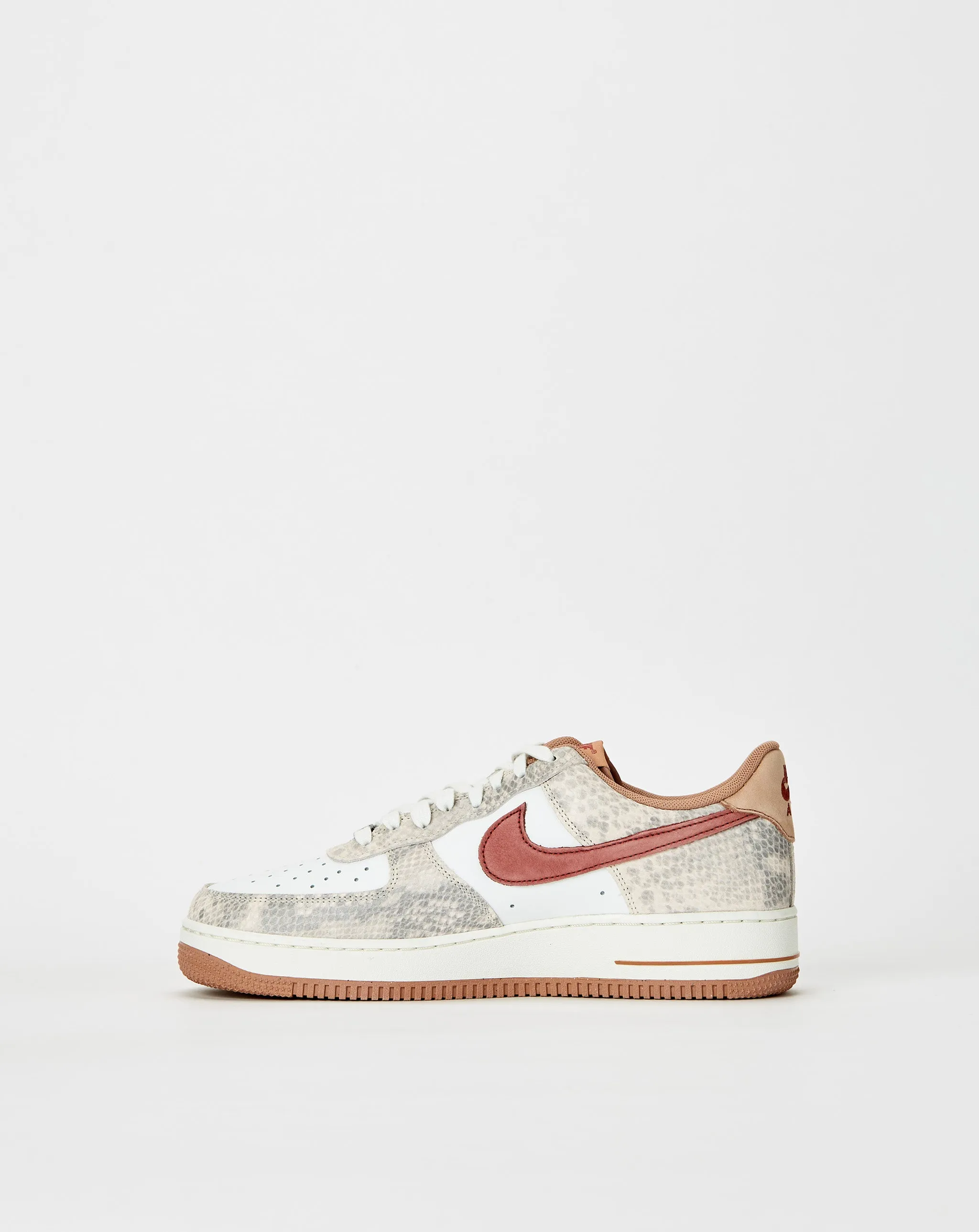 Shoes Nike Air Force 1 '07 LV8